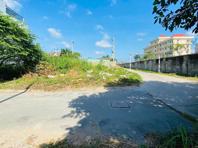 Bán gấp lô đất đường Mai Thị Non 5x19m tại trung tâm Bến Lức Long An