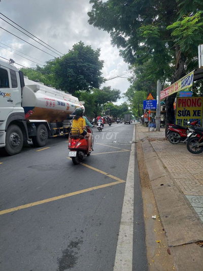 Cần bán gấp nhà mặt tiền.