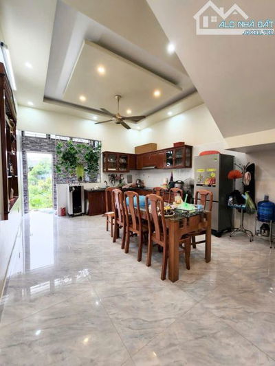 Cho thuê nhà 3 tầng mặt đường Máng Nước, An Đồng 90m2 vị trí siêu đẹp