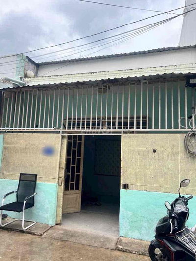 Nhà cấp 4  1pn 1 gác ngay tiểu học nguyễn văn thệ 4,5 triệu