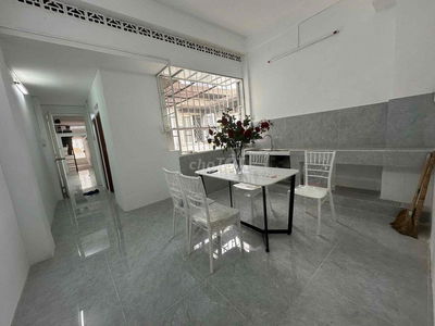 Cư Xá Lý Thường Kiệt, Q10. DT 65 m2, 2 phòng ngủ, giá 8.5 triệu
