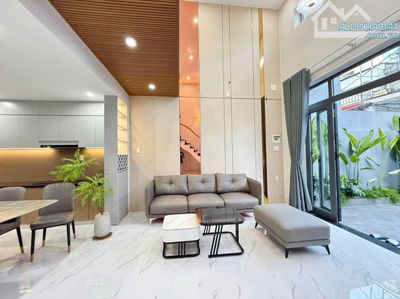 Bán nhanh căn nhà ngay Phạm Văn Đồng, Thủ Đức. Giá: 2 tỷ 320tr/ 68,3m2, sổ hồng riêng