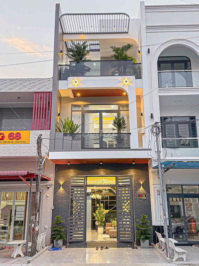 NHÀ 3 TẦNG FULL NỘI THẤT KHU DÂN CƯ HỒNG LOAN