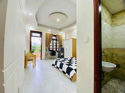 Cho thuê Studio bancol/ tách bếp - ngay Khu Etown - Mặt tiền Đường