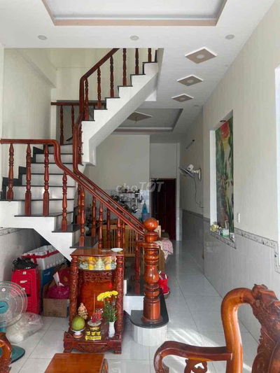 Hàng hiếm, Chủ ngộp bán nhà 1 trệt 1 lầu bửu hoà, 2Pn, đường 5m,thổ cu