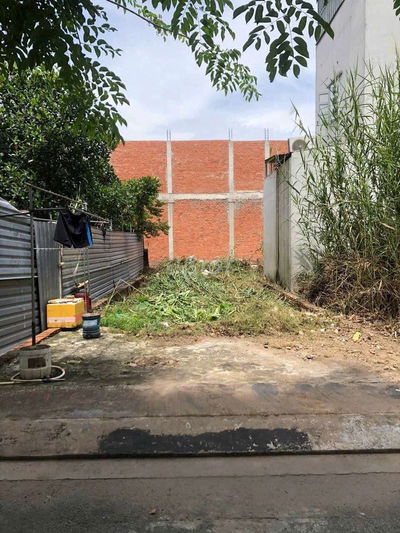 Đất 5x18 đường nhựa 7m Trịnh Thị Miếng vô