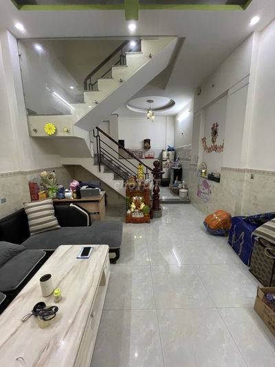 Bán nhà giáp đường Kênh Nước Đen, 47m2, nhỉnh 4 tỷ.