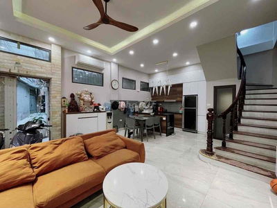 Siêu ngon! Nguyễn Trãi, 50m ra mặt phố, nhà dân xây, chắc chắn. 40mx4T