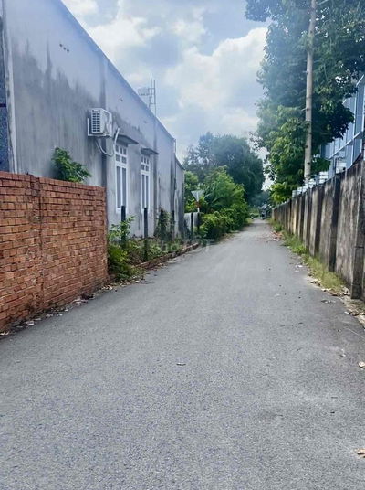 Chính chủ cần bán gấp 3500m2 (3.5sào) ngang 42m giá bể 390tr/sào