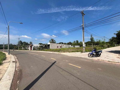 Kẹt tiền bán gấp 500m2 đất tại Long Khánh, Đồng Nai, cách nhựa lớn 20m