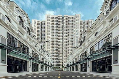 Bán căn xẻ khe mặt tiền 5.25m đối diện chung cư, đường lớn 17m, gần nhà để xe, được vay 70% lãi 0%