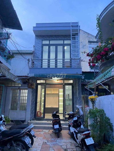 nhà lầu đường số 4 linh tây gần chợ Thủ Đức hẻm thông Phạm Văn Đồng