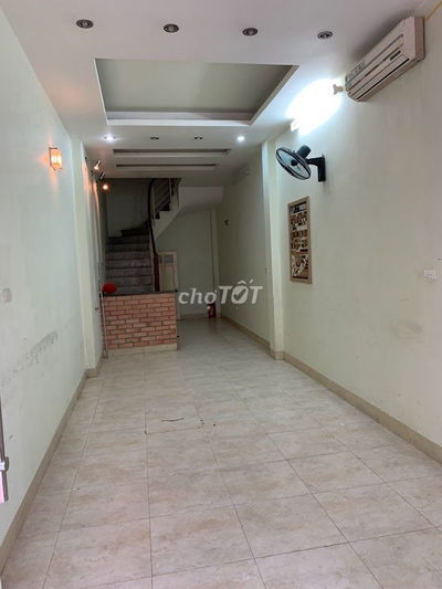 Cho thuê nhà đường Trung Yên 9 - Cầu Giấy. Dt 38m2 x 5 tầng 18tr/tháng