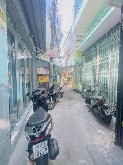 Bán nhà mới xây đường Phạm thế hiển