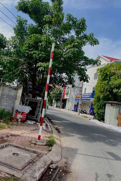 Đất mặt tiền đường nhựa