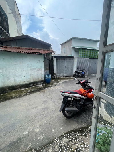Bán nhà cấp 4, hẻm xe hơi thông ngay đường Tăng Nhơn Phú, Phước Long B