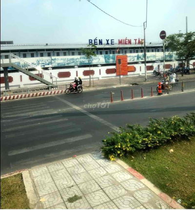 NGAY NGUYỄN HỚI-SÁT BẾN XE MIỀN TÂY-GIÁP QUẬN 6-80m2-CHỈ NHỈNH 6 ty