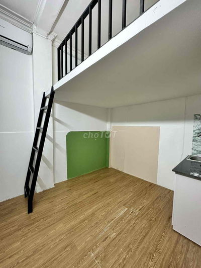phòng có máy lạnh gác ,và tủ lạnh 20m2