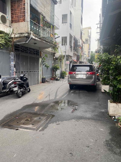 HẼM 8 M TRÃi NHỰA P8 Q3