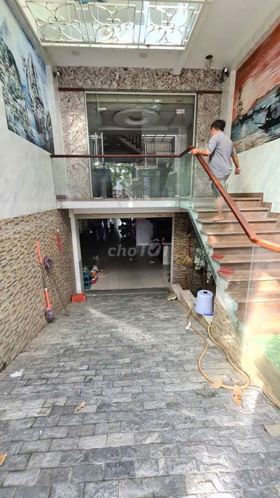 Cần cho thuê nhà P. ĐHT Q12 .DT 4,5x20 .1 trệt 1hâm 4lâu 6PN 6WS