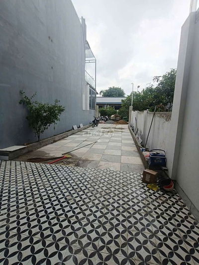 Cho thuê nhà mới xây 200m2 sân rộng gần chợ Tân Bình
