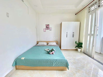 CHO THUÊ MỘT PHÒNG NGỦ TÁCH BẾP BAN CÔNG FULL NỘI THẤT GẦN DH VĂN LANG