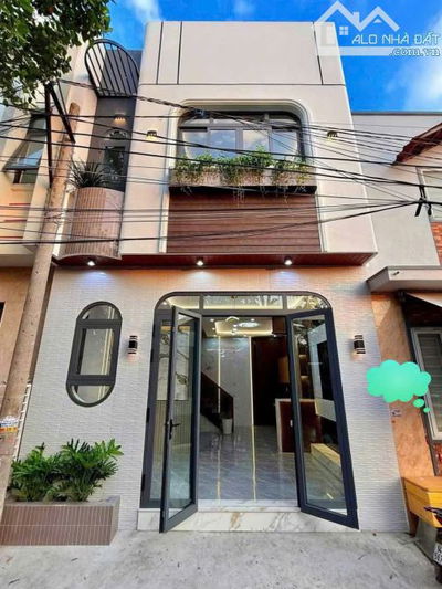 Bán nhanh căn nhà ngay Phạm Văn Đồng, Thủ Đức. Giá: 2 tỷ 320tr/ 68,3m2, sổ hồng riêng