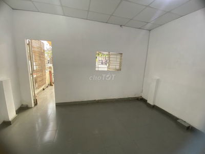 Phòng trọ 20m2 đường Nguyễn Tri Phương , Q10