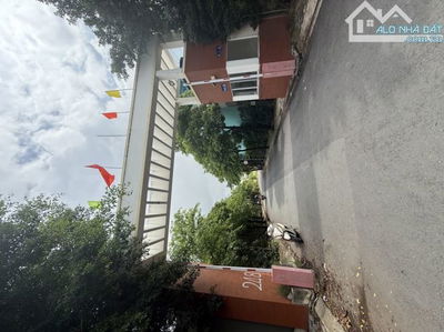 Bán 12tỷ5 nhà phố 4 tầng có thang máy 90m2 ngay KDC Anh Tuấn Nhà Bè.