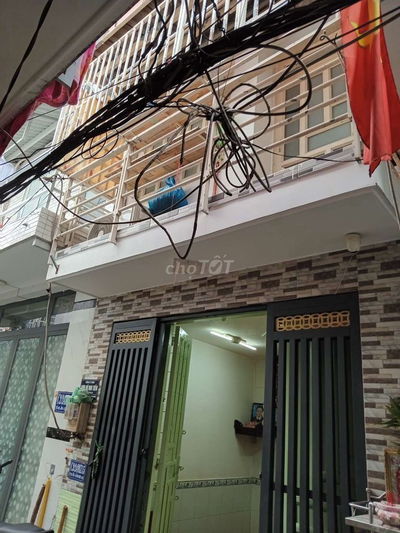 Cho thuê nhà 3x6. Giá 5tr. Nhà 1 trệt 1lầu. Hẽm Miếu C3 Phạm Hùng.