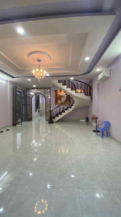 tôi cần bán căn nhà tô hiến thành 62,2m giá 2 tỷ 460 nhà có sổ hồng