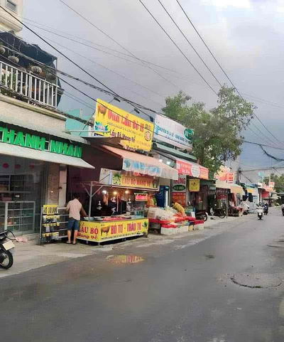 Gấp Gấp cần bán căn nhà mặt tiền ngay Chợ Bình Chánh Giá 850TR SHR