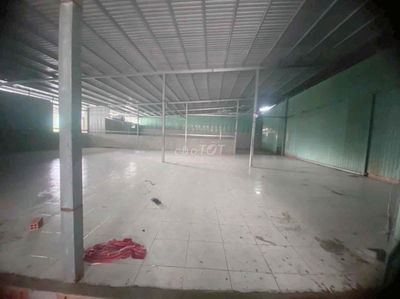 KHO XƯỞNG NỀN GẠCH MEN ( 400m2 ) LÊ VĂN QUỚI