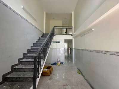 NHÀ MỚI 100% 2PN 2WC 2 MÁY LẠNH 1 HỆ TỦ BẾP GIA ĐÌNH GẦN NTTU VLU IUH