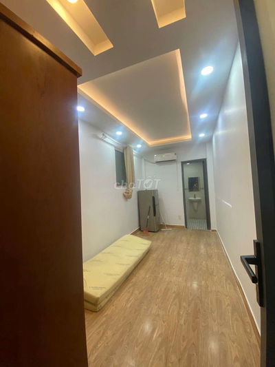 Full nội thất có cửa sổ to ngay Cô Giang Q1