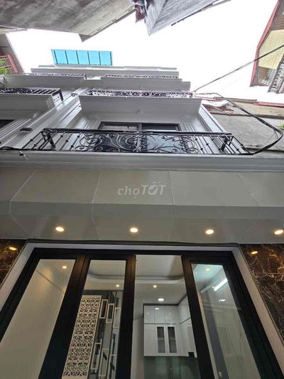 Tôn Đức Thắng! Nhà mới koong, gần phố, gần ô tô, trường học, ở ngay