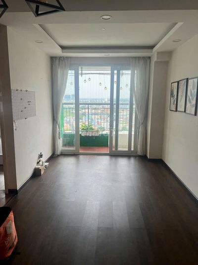 Nhà trống tìm người ở