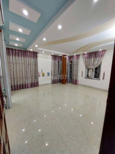 Biệt thự 600m2,6pn ,6wc,có máy lạnh 50tr/tháng