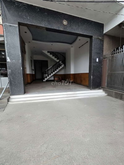 Nhà bự mặt tiền đường Xuyên Á QL22