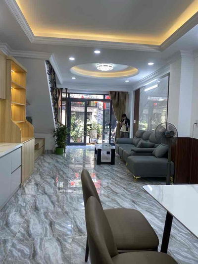 nhà đẹp ở ngay 4x10 hẻm thông tân quy quận 7 cách MT 20m