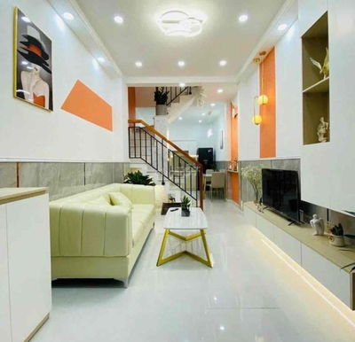Chuẩn bị đi nước ngoài với con trai cần bán nhà Q8 có sổ hồng riêng