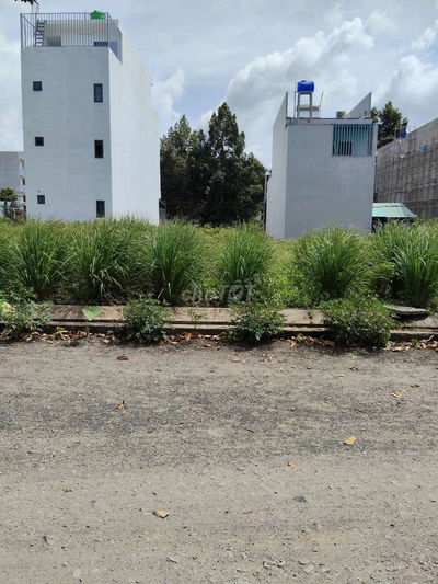 tui.. chính chủ cần tiền bán gấp đất...6 × 24 =144 m2