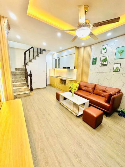 Bán nhà Cầu Diễn 40m2 4T 5PN Ô tô đỗ cửa- Thang Máy- Giá chỉ 8.85 tỷ