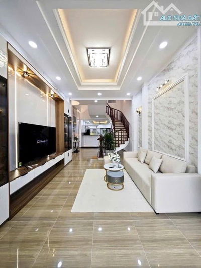 Căn nhà đẹp hẻm 5m ngay Phạm Văn Hai, Tân Bình. Giá: 3 Tỷ 190 / 60m2. SHR, nhiều tiện ích
