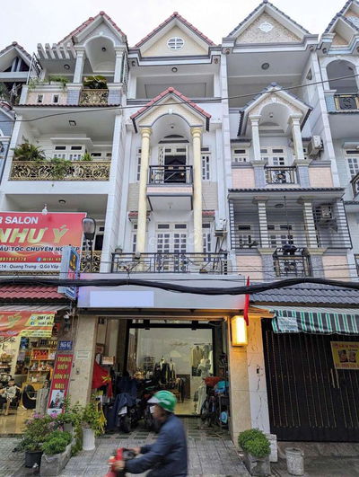 Bán nhà mặt tiền hẻm xe tải đối diện BHX, sát Emart