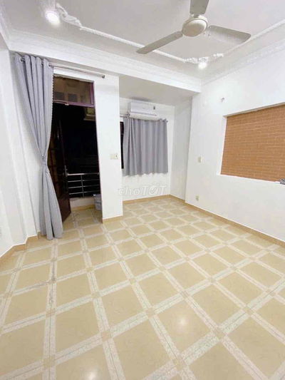 Nhiều phòng CHDV ban công nhiều giá