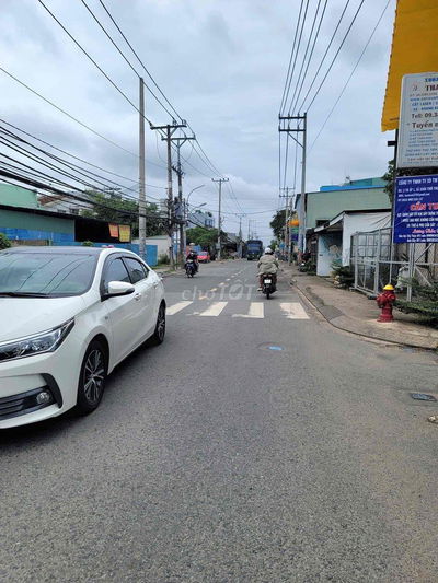 Cho thuê nhà xưởng, kho Dt 250m2 đường Dương Công Khi, xã Xuân Thới