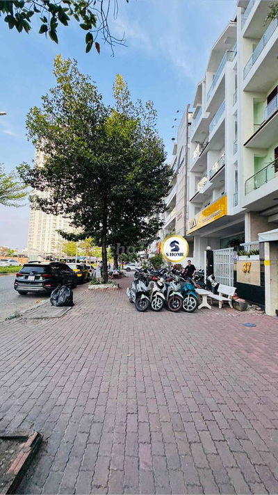 Bán nhà 5x20 mặt tiền D4 Him Lam Quận 7 Giá tốt 5 Tầng thang máy