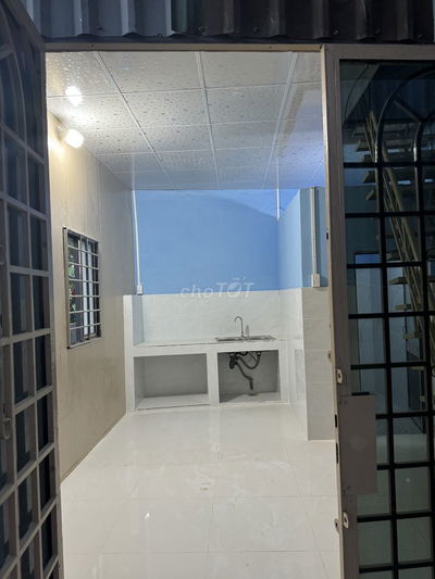 Phòng trọ mới 1 trệt 1 lầu, gần ĐH Nguyễn Tất Thành Q.12