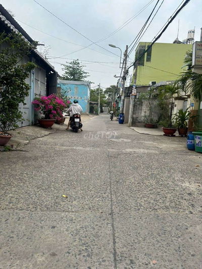 Cần bán gấp nhà cấp 4 P TTN Q12  DT 5 x 25 có  4 Phòng trọ